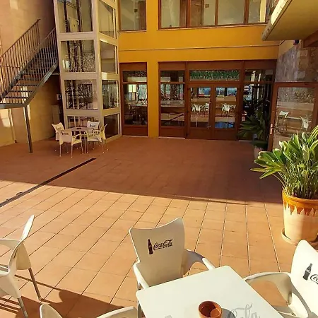 Otel Font Del Pla 2*